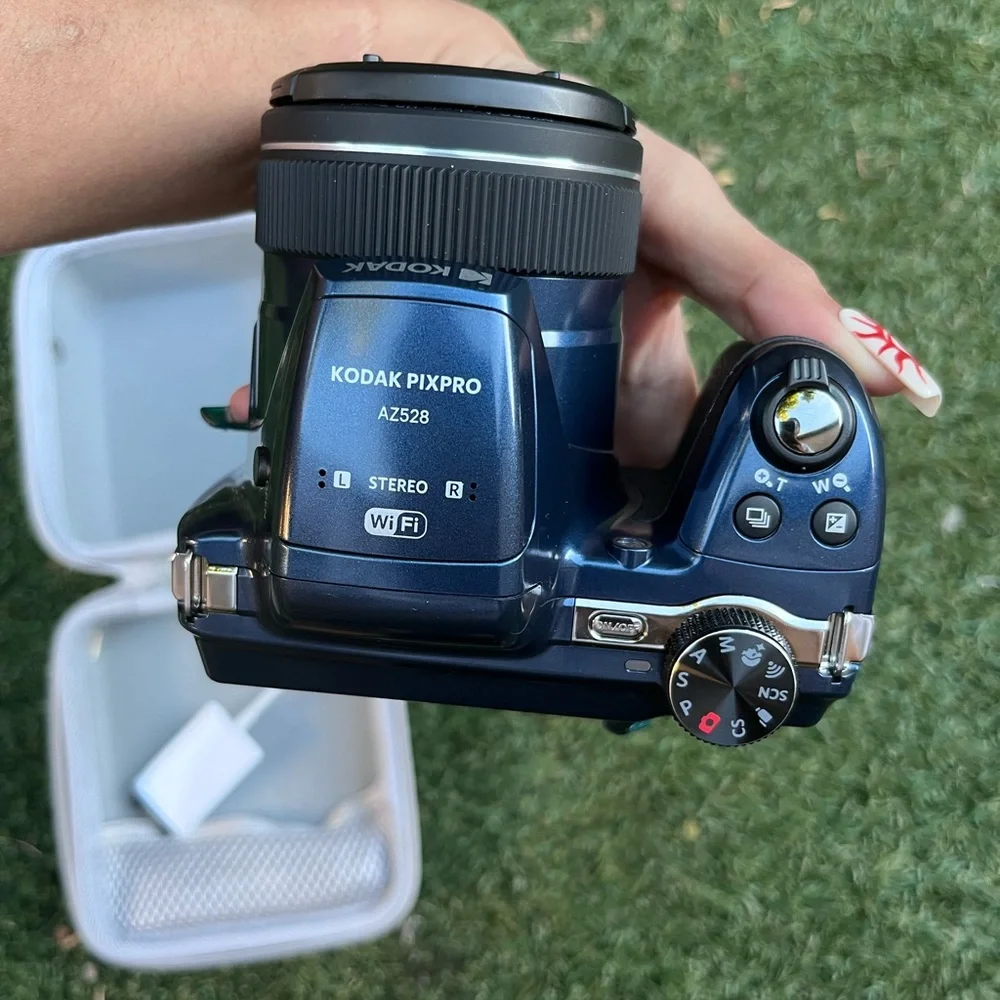 Kodak Black Camera Lens Cap Set in Gray Case